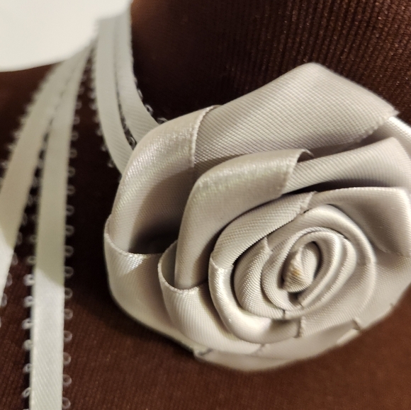 Hand Crafted Floral Choker Necklace Grey Wrap Choker Necklace Ribbon Tie - Picture 3 of 7